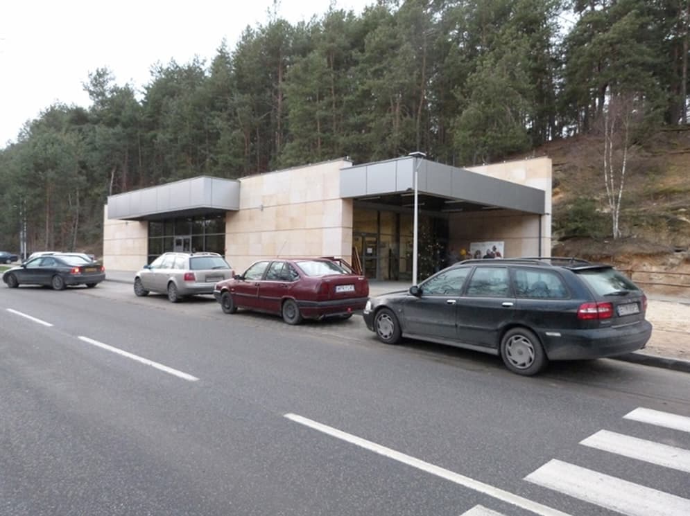 Budynek przy Grotach Nagórzyckich