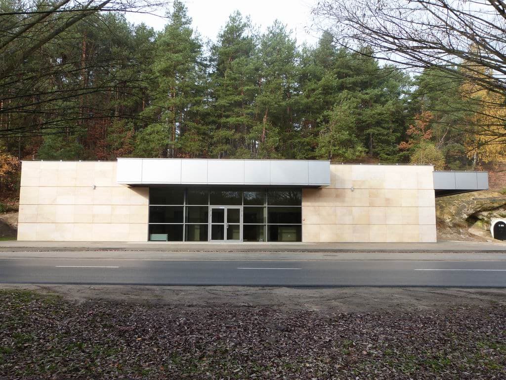 Budynek przy Grotach Nagórzyckich